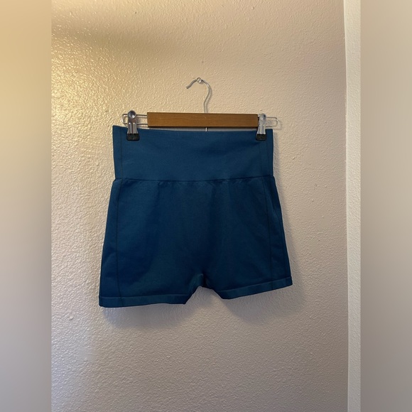 Yoga/Workout Shorts Blue - Picture 2 of 3